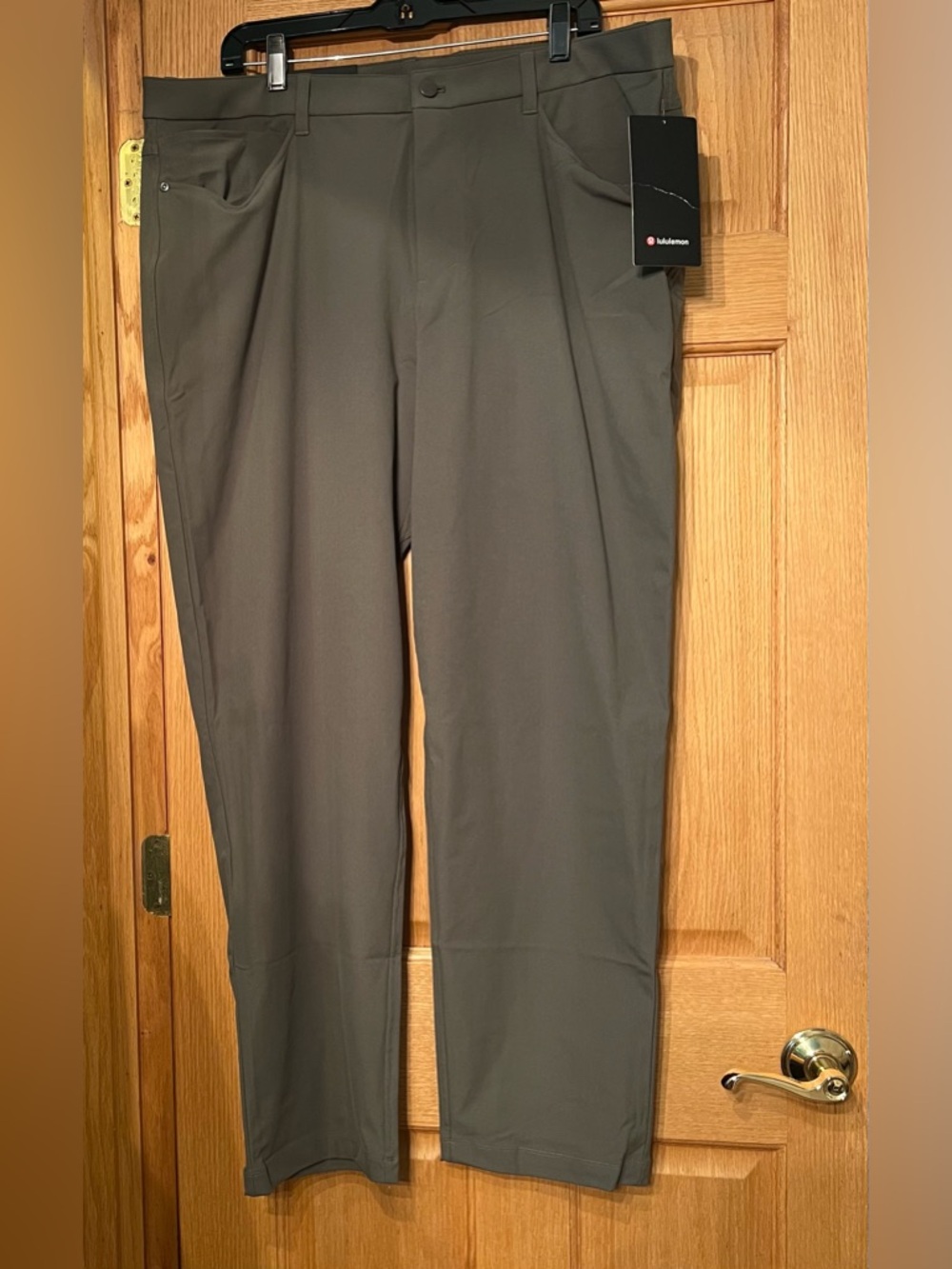 NWT Lululemon ABC Classic-Fit Pant 40" x 34" L Warpstreme. Color: Army Green.